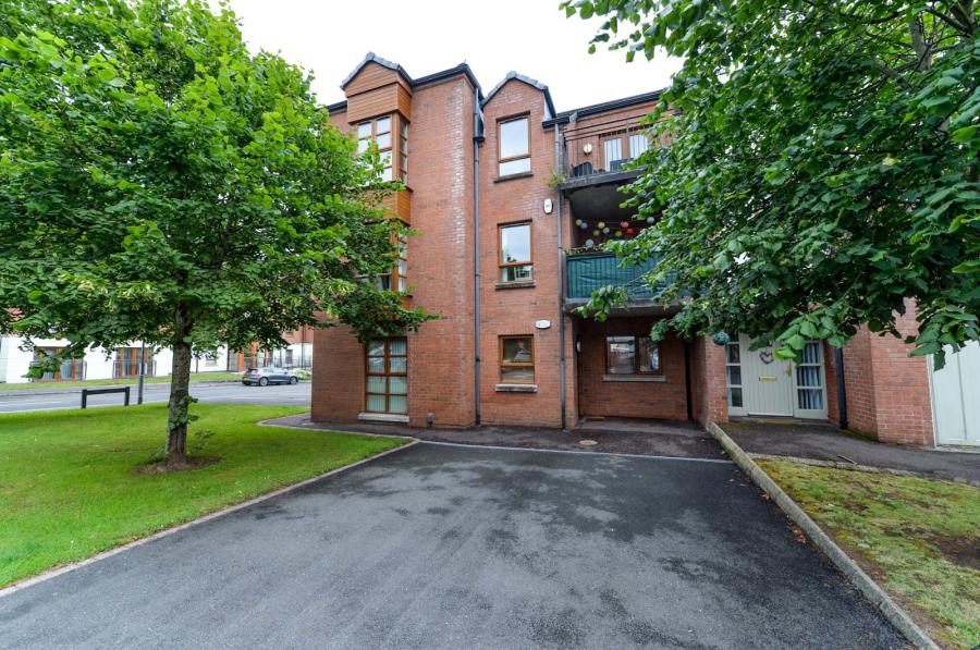 77 Redwood Dale