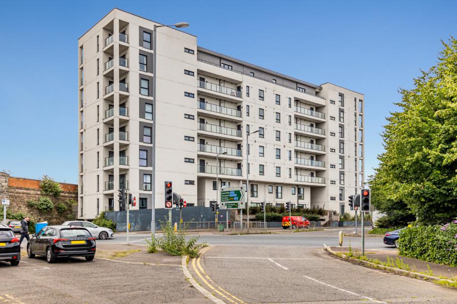 Apartment 6 The Sandford Building, 25 Bridge End