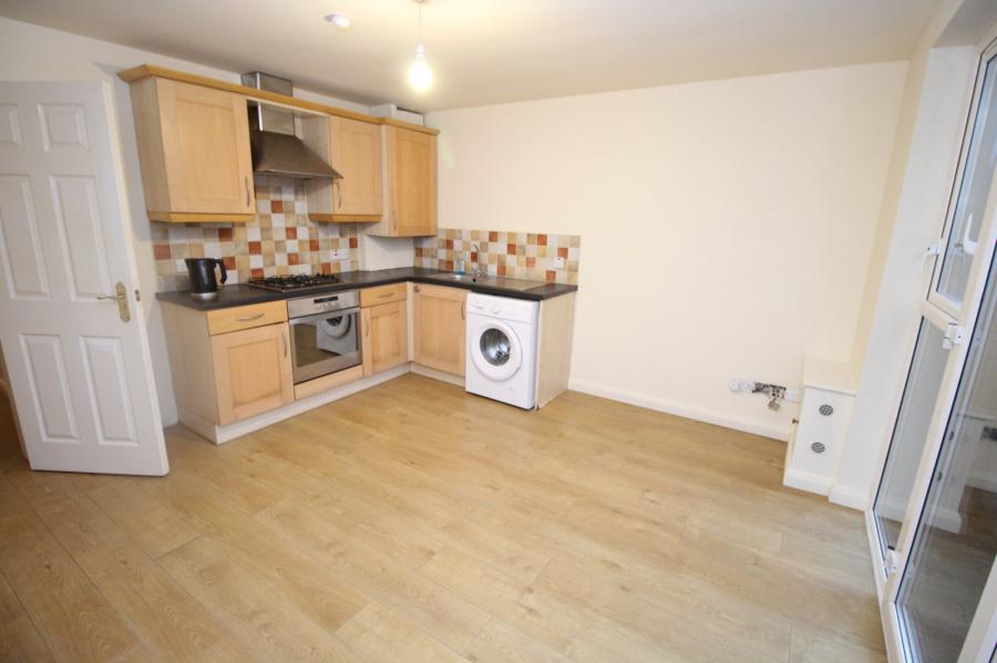 Flat 2, 97 Eglantine Avenue Flat 2, 97 Eglantine Avenue