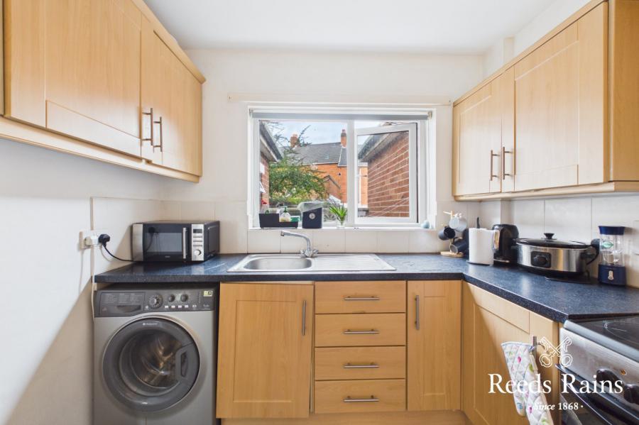 19 Whitehall Gardens