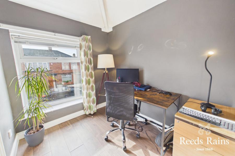 19 Whitehall Gardens