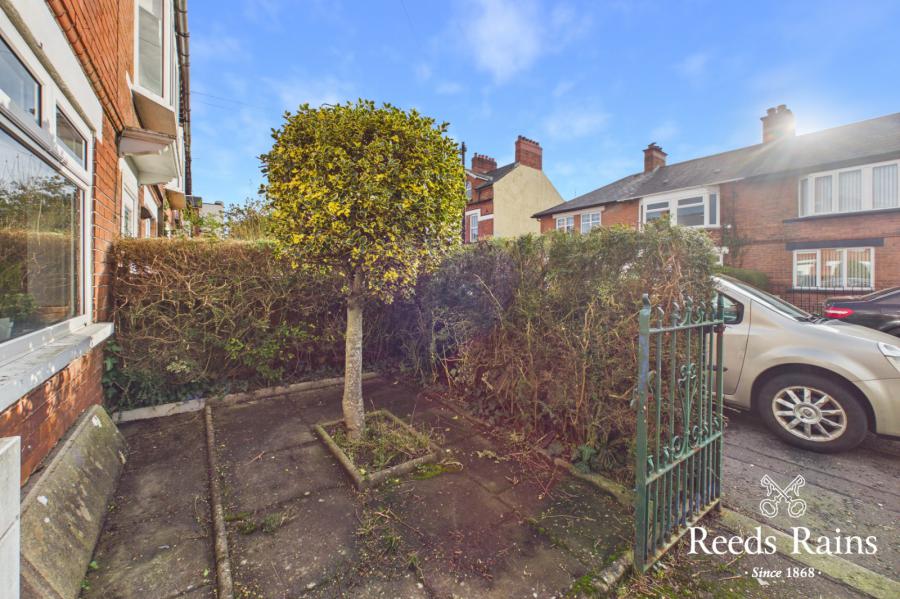 19 Whitehall Gardens