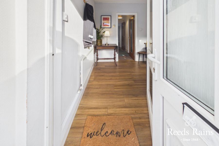 19 Whitehall Gardens