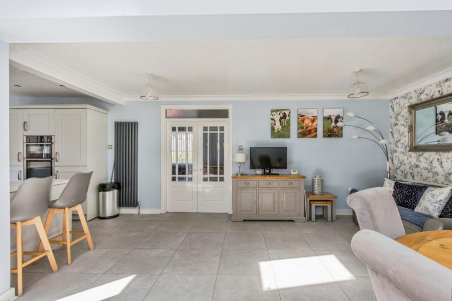 3 Brerton Crescent