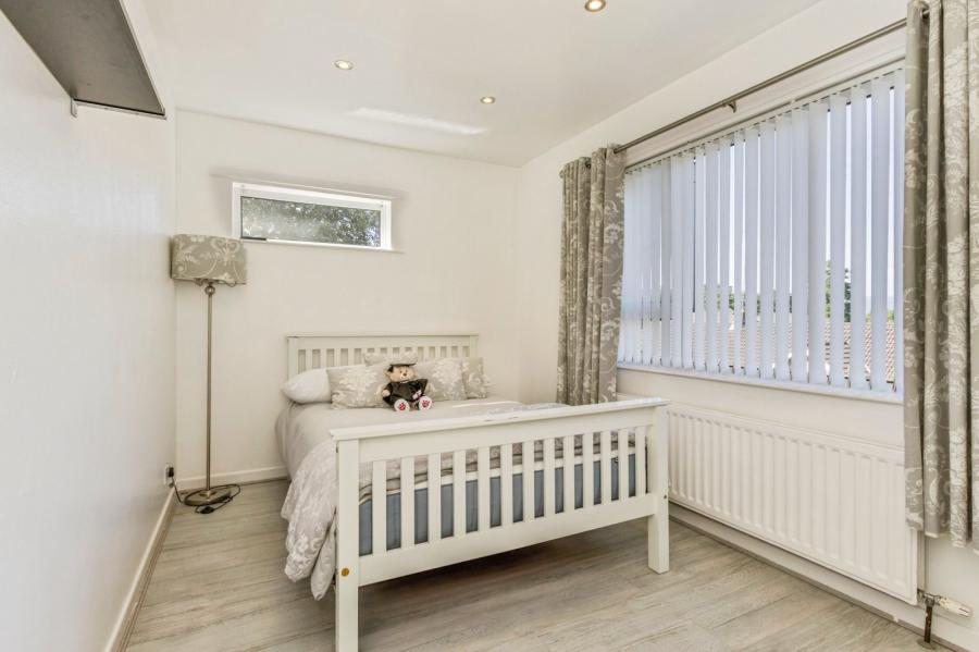 3 Brerton Crescent