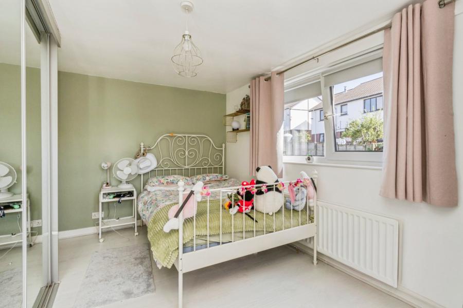 3 Brerton Crescent
