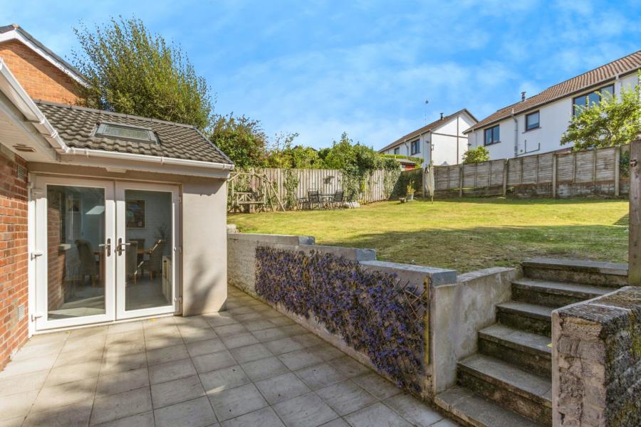3 Brerton Crescent