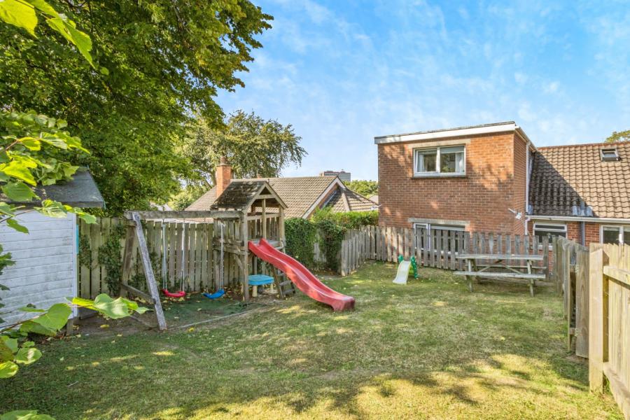 3 Brerton Crescent