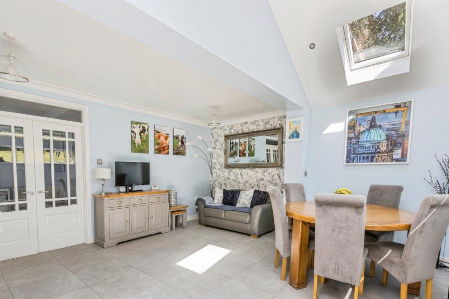 3 Brerton Crescent