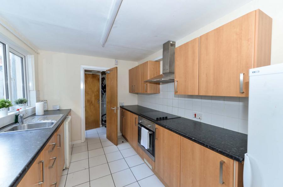 69 Haypark Avenue