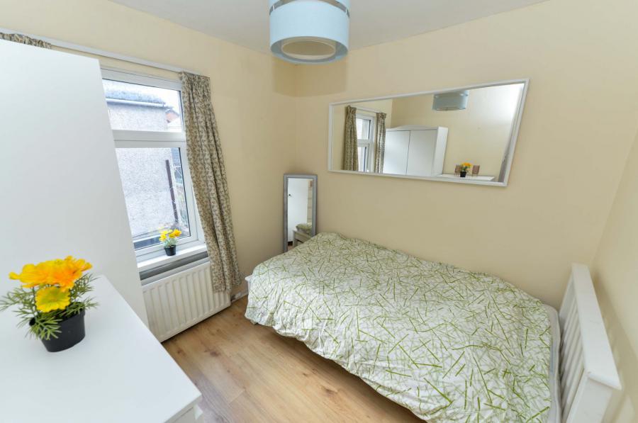69 Haypark Avenue