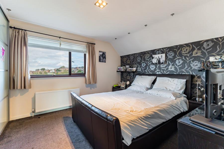 4 Glenhugh Crescent