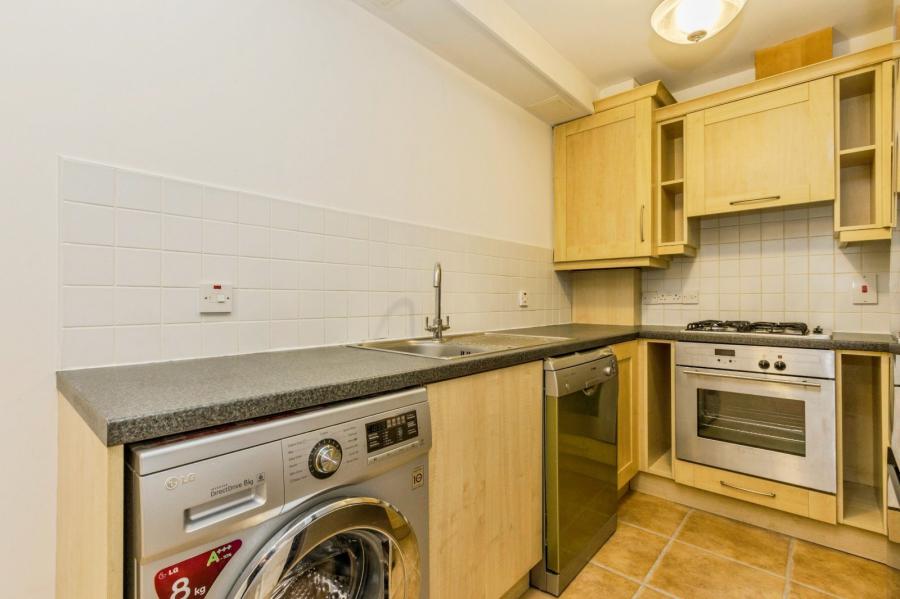 Flat 62 South Studios, 85 Tates Avenue