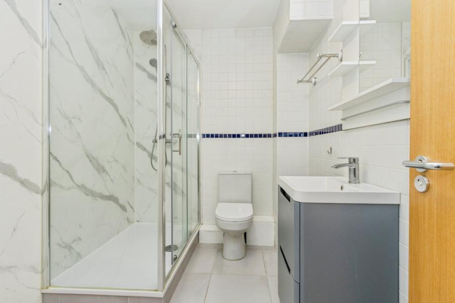 Flat 62 South Studios, 85 Tates Avenue