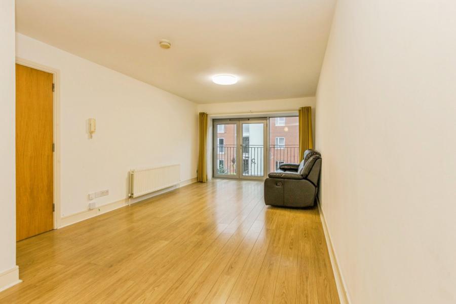 Flat 62 South Studios, 85 Tates Avenue