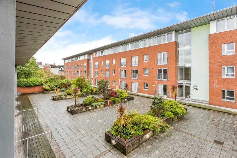 Flat 62 South Studios, 85 Tates Avenue