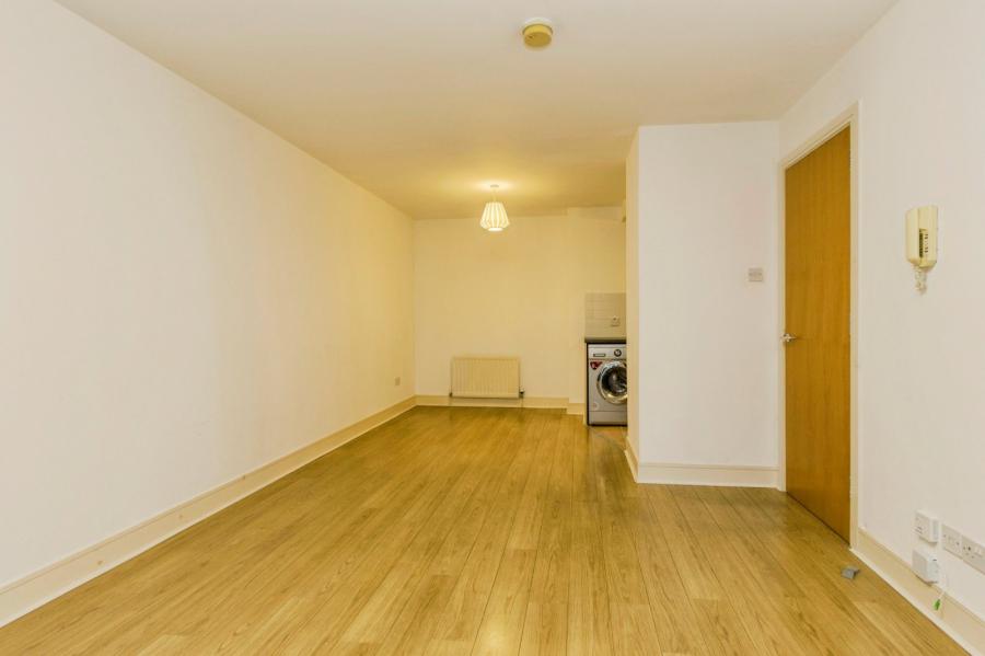 Flat 62 South Studios, 85 Tates Avenue