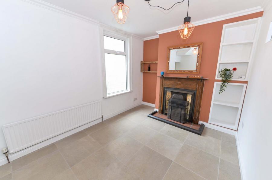 2 Willowholme Street