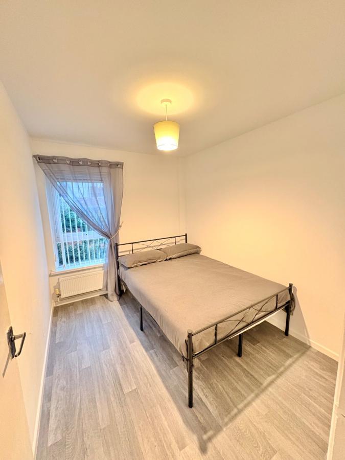 2 Catherine Street North