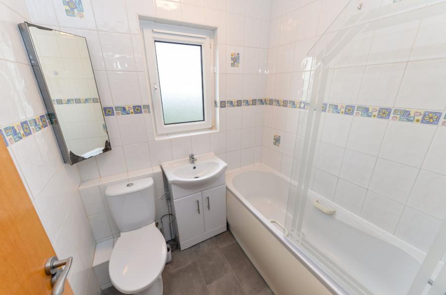 1E Greenwood Lodge, Castlecoole Walk