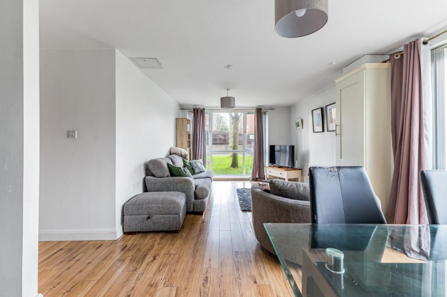 Apartment 8, Hawthornden Building, Old Bakers Court