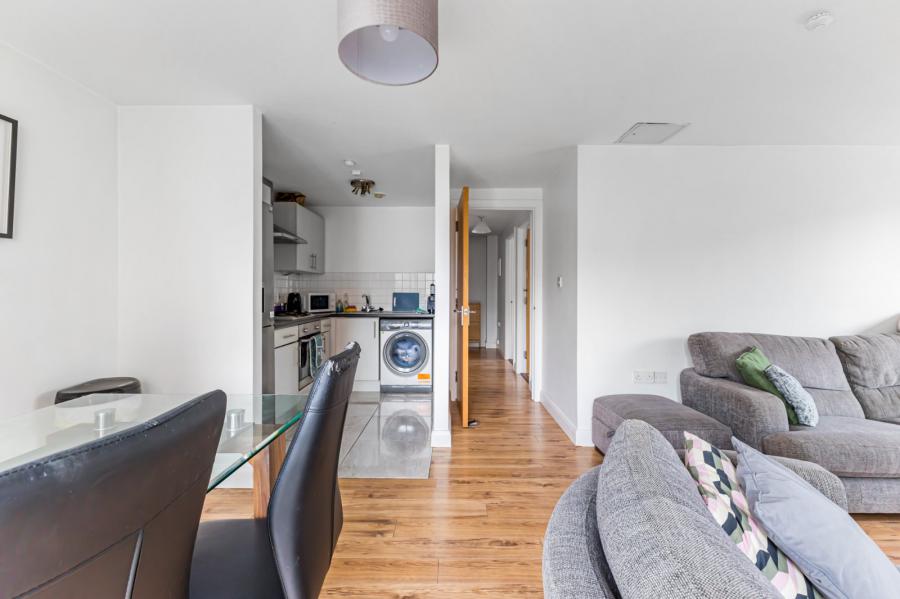 Apartment 8, Hawthornden Building, Old Bakers Court