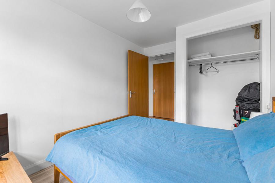 Apartment 8, Hawthornden Building, Old Bakers Court