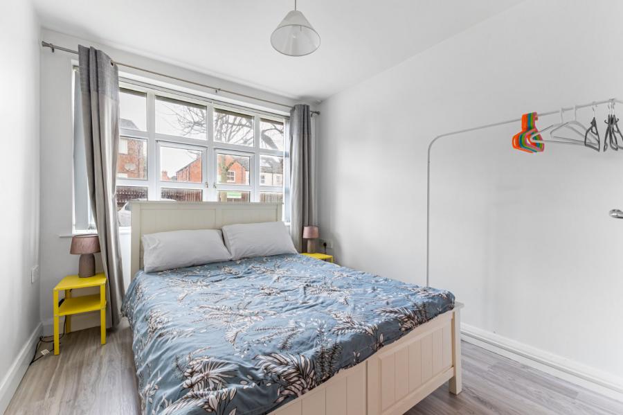 Apartment 8, Hawthornden Building, Old Bakers Court