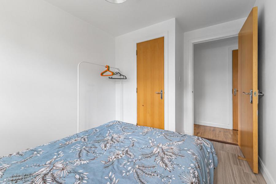 Apartment 8, Hawthornden Building, Old Bakers Court