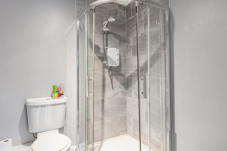 Apartment 8, Hawthornden Building, Old Bakers Court