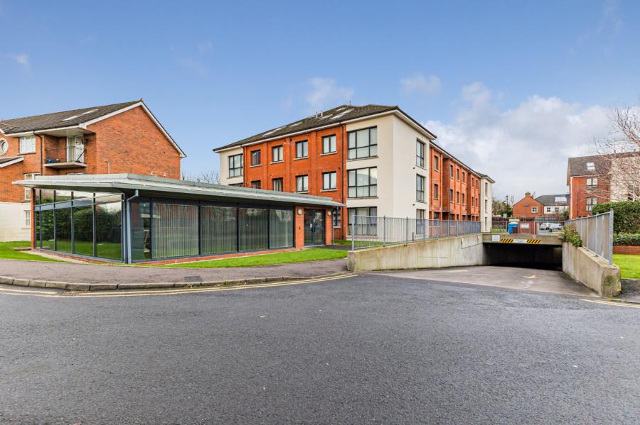 Apartment 8, Hawthornden Building, Old Bakers Court