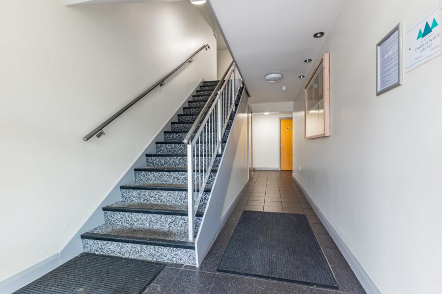 Apartment 8, Hawthornden Building, Old Bakers Court