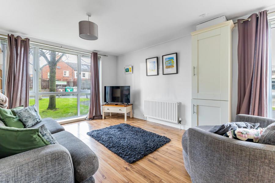 Apartment 8, Hawthornden Building, Old Bakers Court