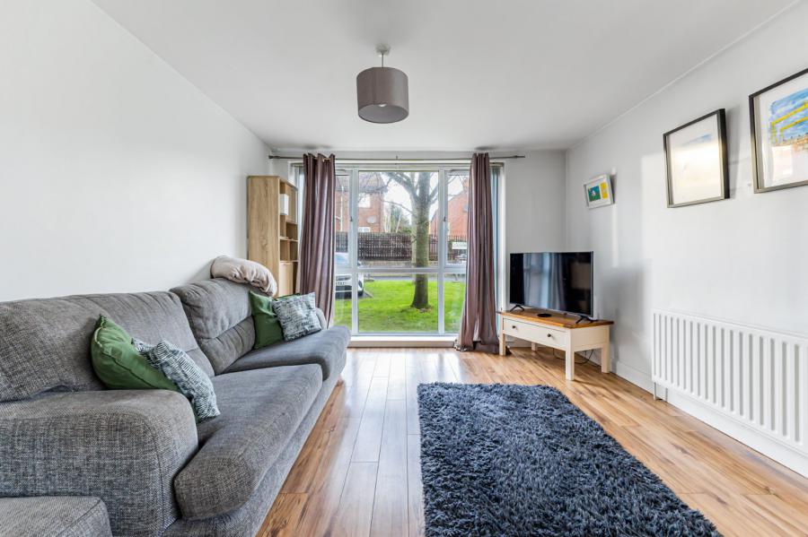 Apartment 8, Hawthornden Building, Old Bakers Court