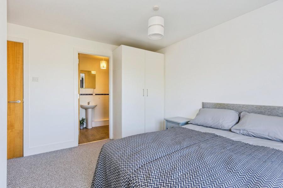 Apartment 7 South Studios, Tates Avenue