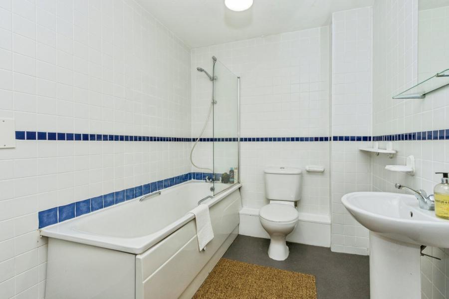 Apartment 7 South Studios, Tates Avenue