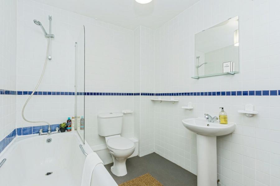 Apartment 7 South Studios, Tates Avenue