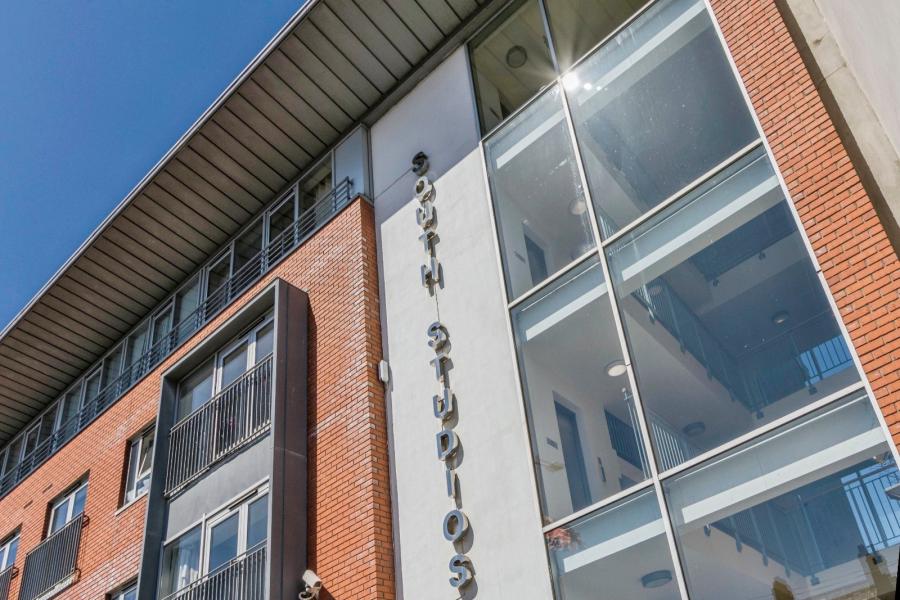 Apartment 7 South Studios, Tates Avenue