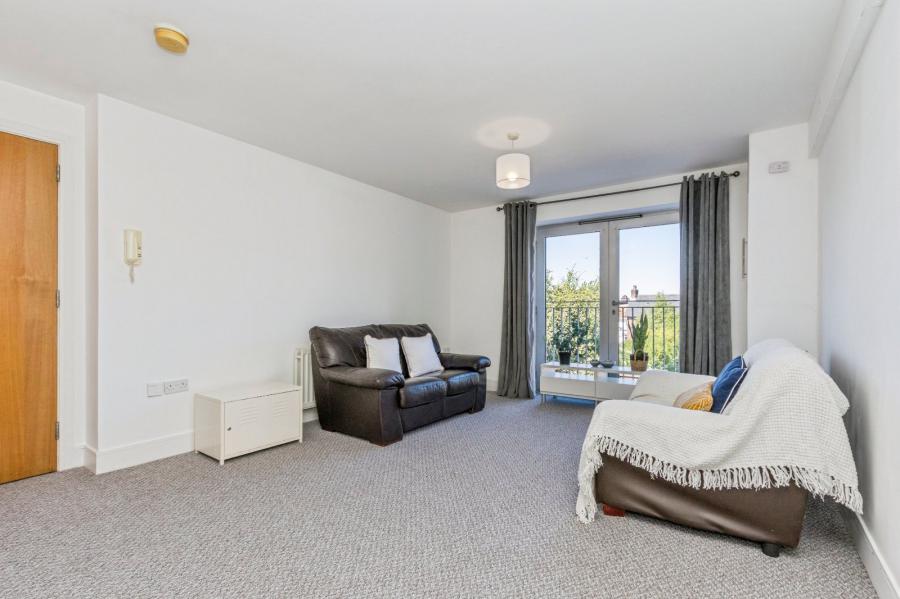 Apartment 7 South Studios, Tates Avenue