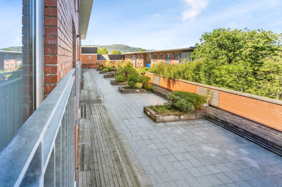 Apartment 7 South Studios, Tates Avenue