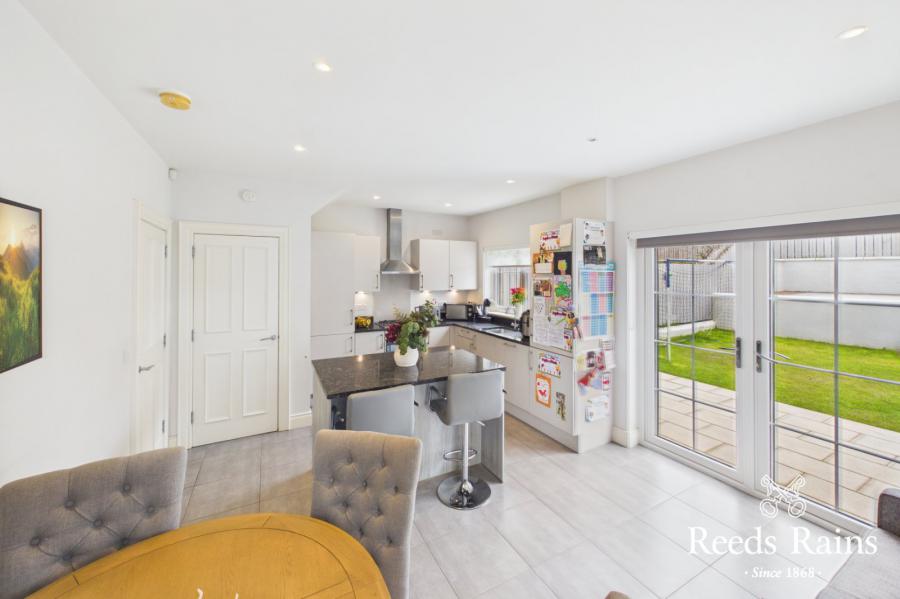 20 Bracken Hill Avenue