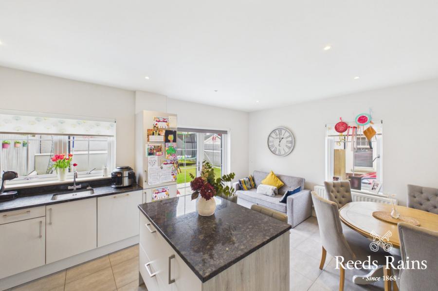 20 Bracken Hill Avenue