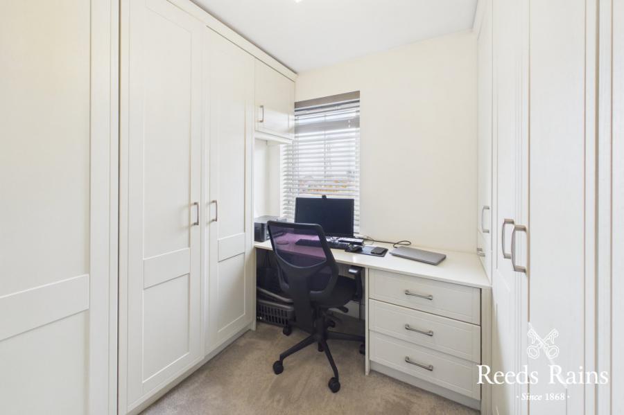 20 Bracken Hill Avenue