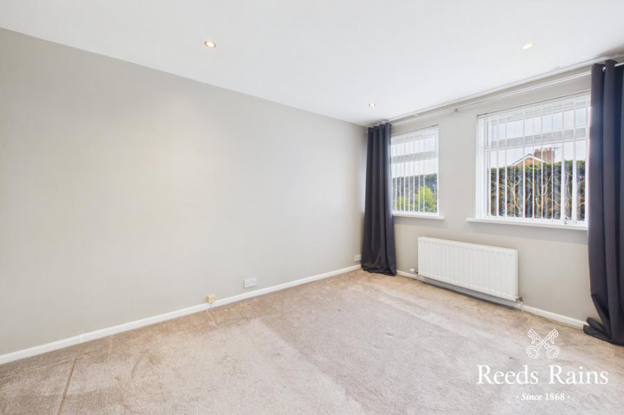 Negall, 32 Beechill Park North