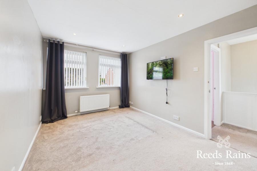 Negall, 32 Beechill Park North