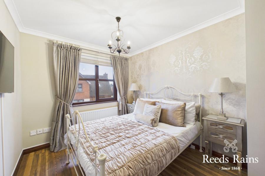 9 Portsmouth Gardens