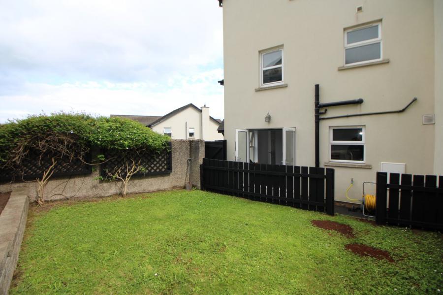 9 Leafield Park
