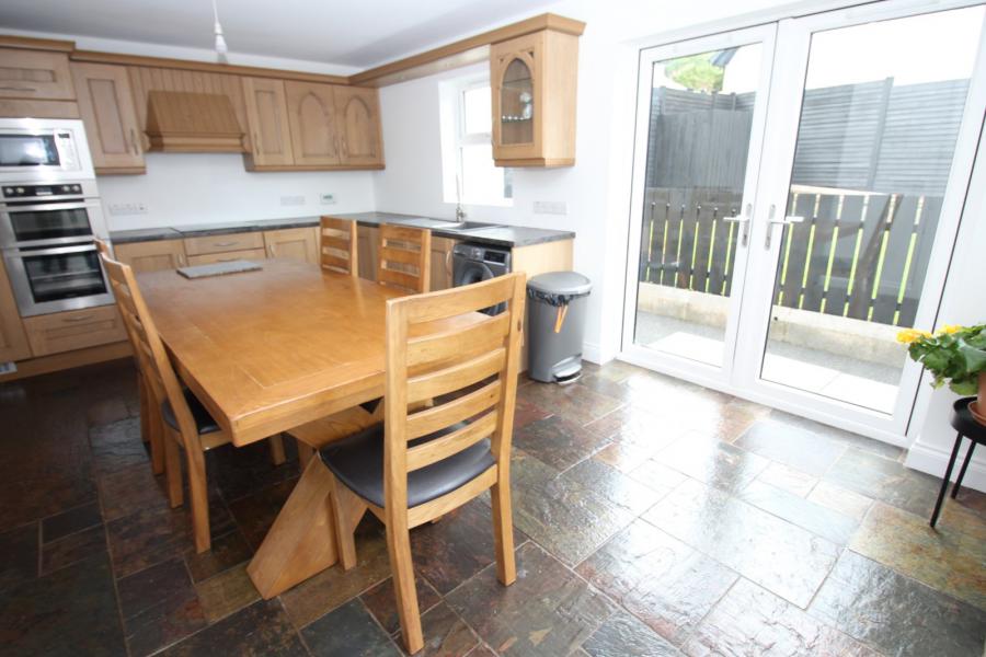 9 Leafield Park