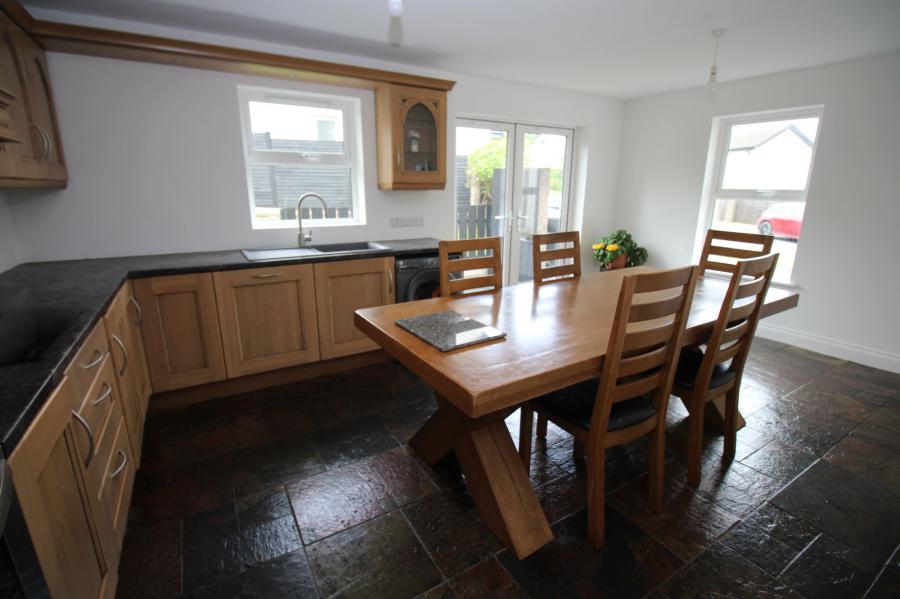 9 Leafield Park