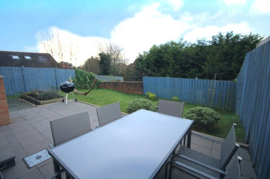 37 Brackenridge Close